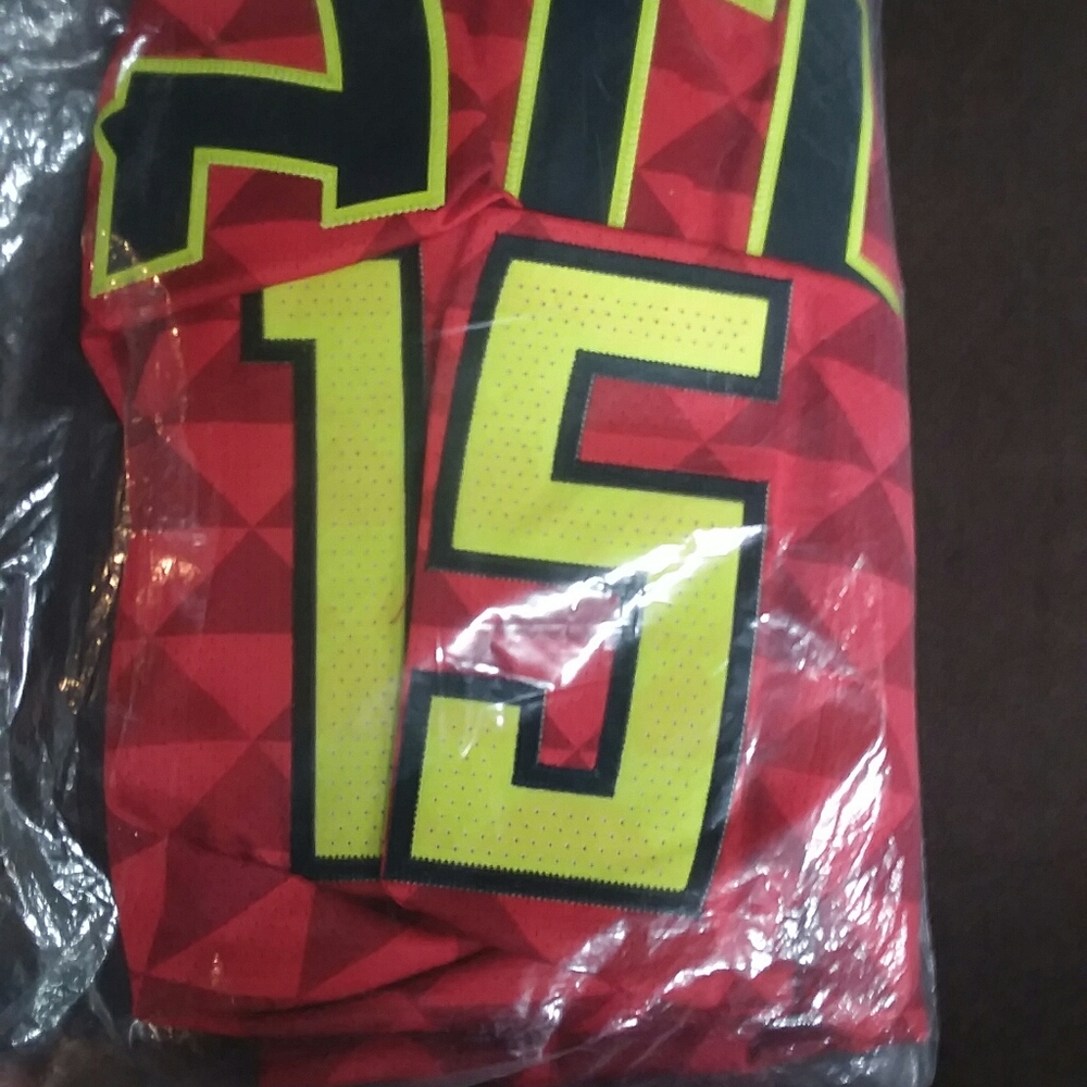 NIB NBA Atlanta Hawks #15 Carter Jersey - XL